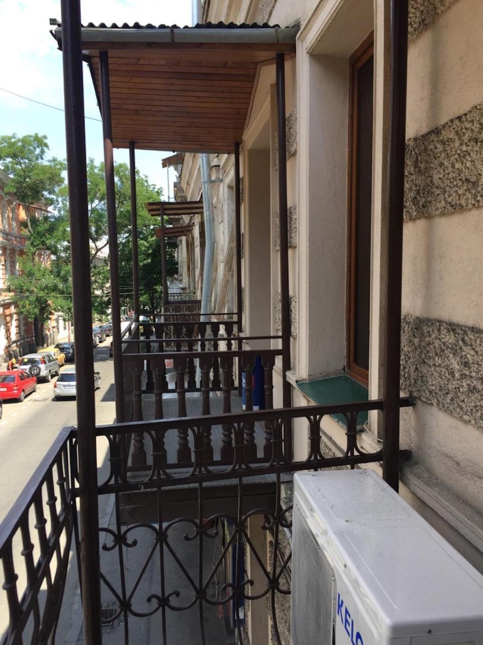 Old Tbilisi Mountain View Apartamento Exterior foto